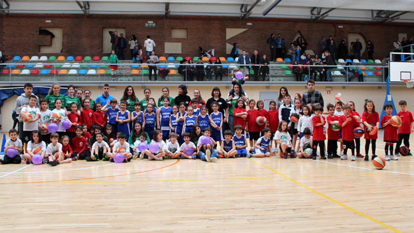 Diversión y mucho baloncesto en la Topaketa de Saski Eskola